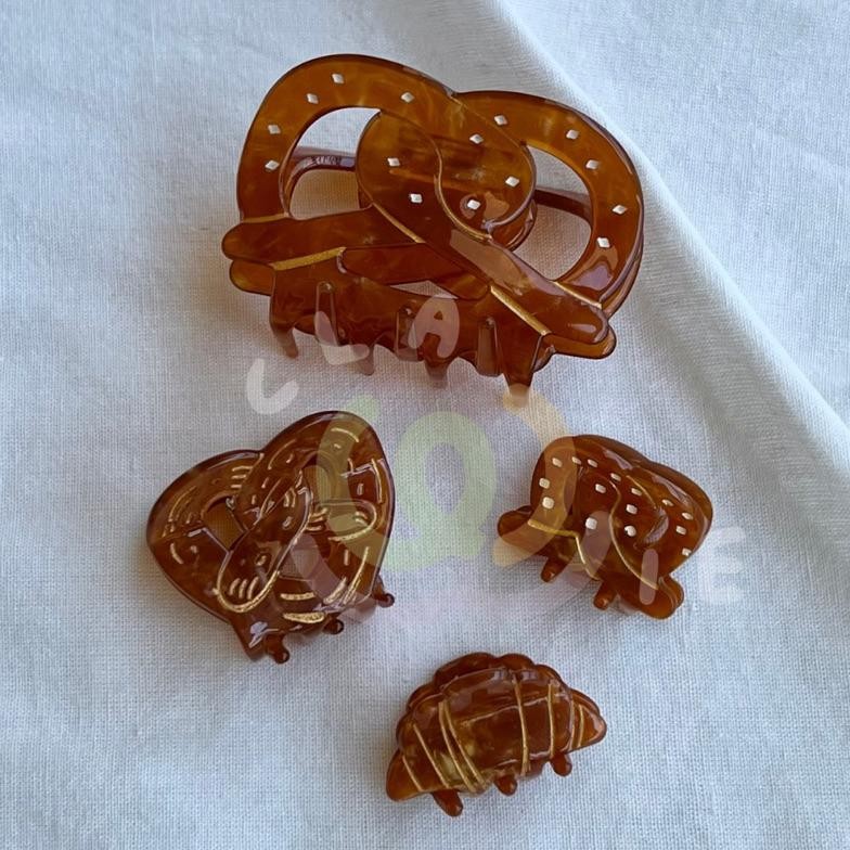 

pretzel and croissant claw MURAH