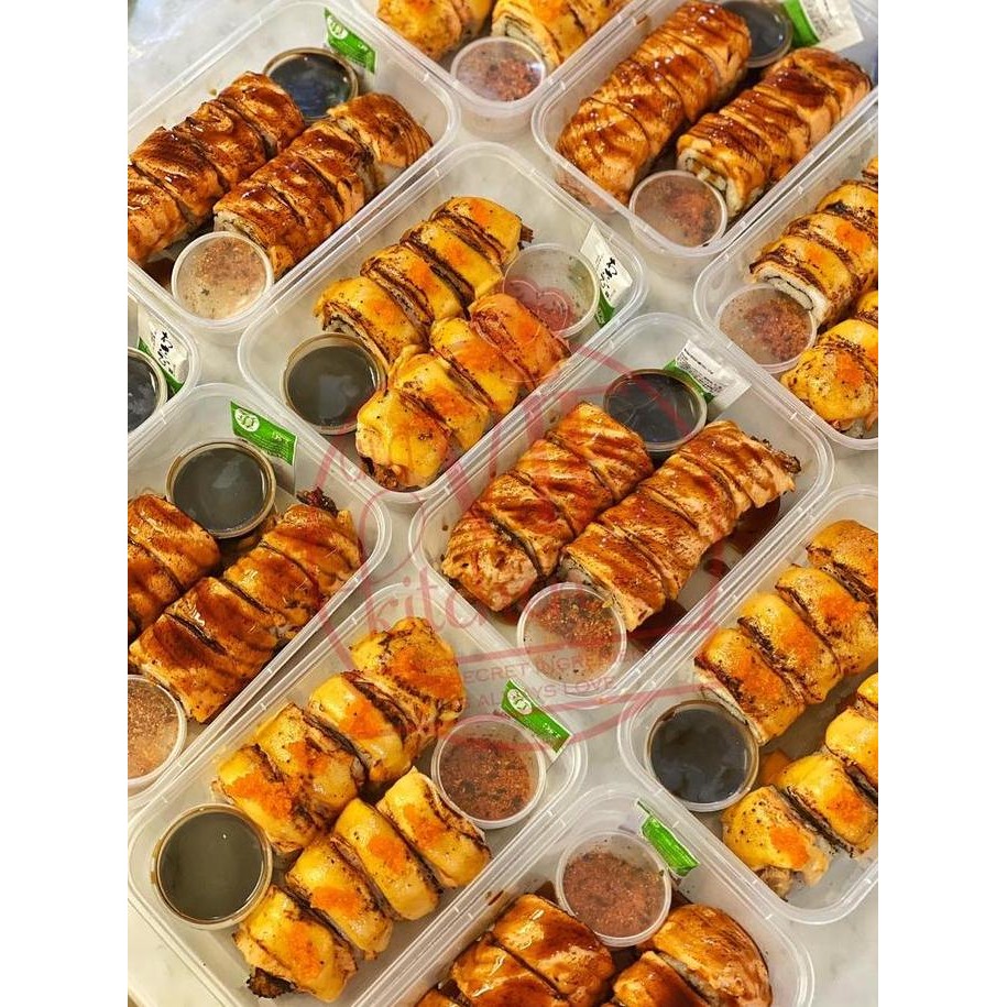 

TERBARU - Salmon Sushi Roll