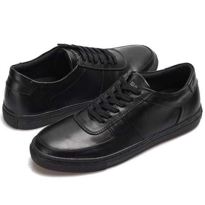 Sepatu Reyl Famo Full Black Original Sneakers Kulit Asli Casual (Best Quality)