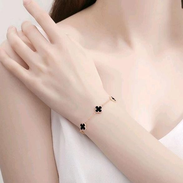 GELANG TITANIUM WANITA KOREA LV LIONTIN CLOVER HITAM GELANG TITANIUM ASLI ANTI KARAT TIDAK LUNTUR MU