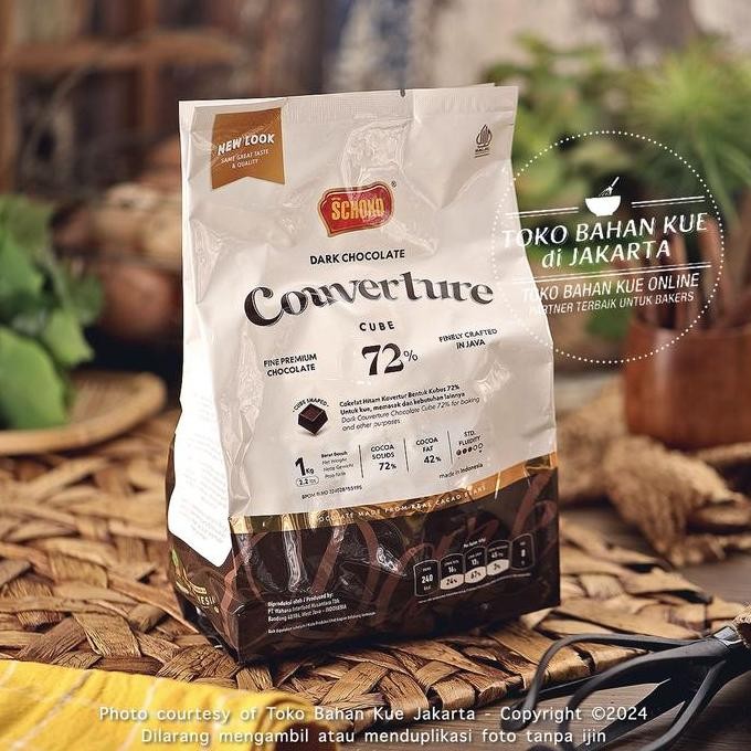 

Schoko Dark Couverture Chocolate Cube 72% 1Kg Pack Asli Cokelat Baking Coklat