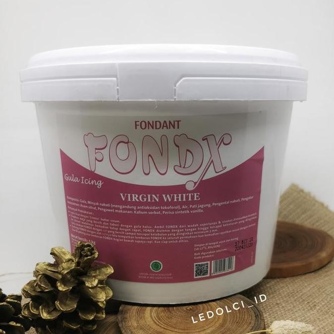 

Fondx Vanilla Fondant Vanilla Virgin White Pail Ember 1 Ember=5 Kg