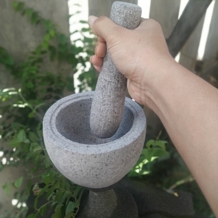 Lumpang / Lesung Batu Kali Diameter 16Cm + Alu / Tumbukan