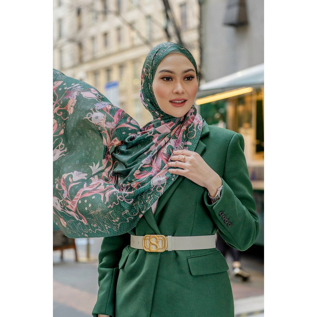 Nada 2 Satin Shawl - Bagpipe