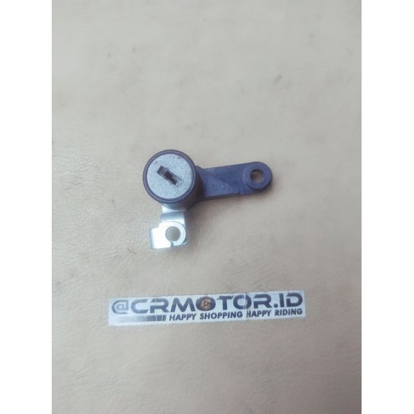 Kunci Jok Set Atau Seat Lock Assy Mio Smile Atau Sporty Copotan Motor Barang Langka
