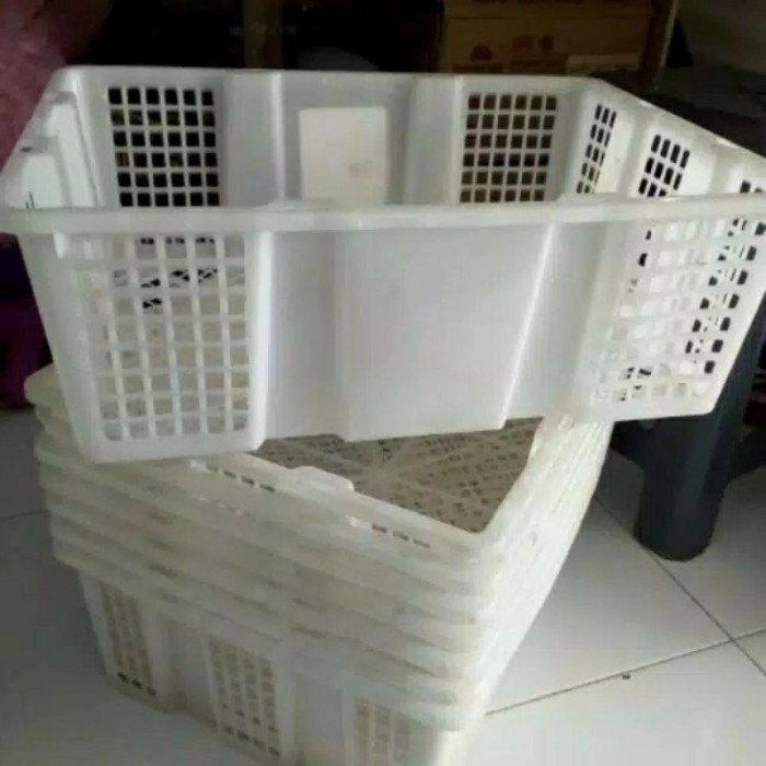 BELILAH KERANJANG BUAH PLASTIK BEKAS UK. MEDIUM DAN LARGE WARNA PUTIH DFR1061
