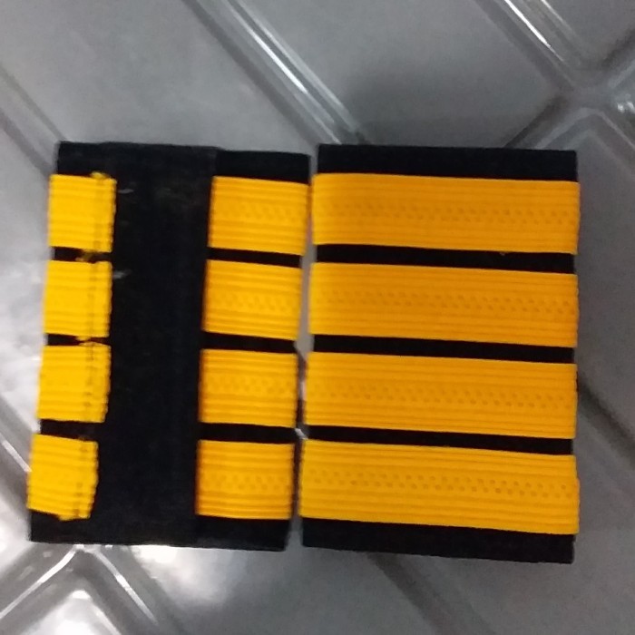 

Pangkat Pilot Strip 4 List Lokal Kuning