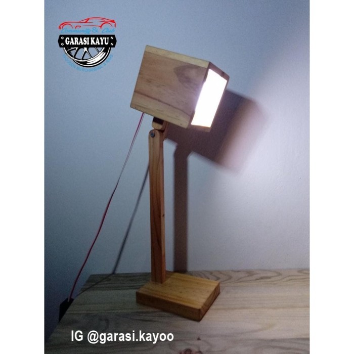 Lampu belajar / baca / tidur / hiasan meja kayu jati belanda