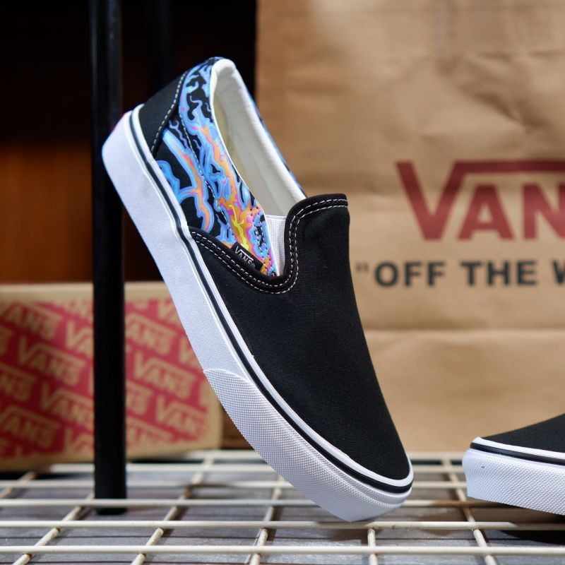 VANS SLIP ON ELECTRIC FLAME BLACK/TRUE WHITE ORIGINAL100%