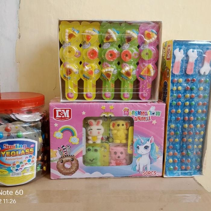 

terbaru !!! paket viral 4 item (kacamata toples, lunak donat, marshmellow animal, choco long) ada