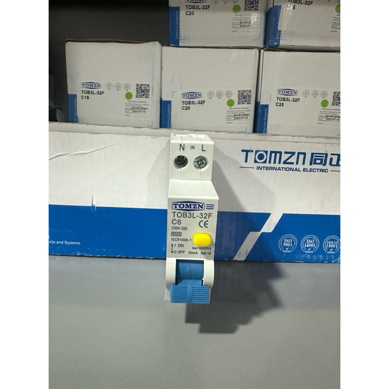 RCBO MCB RCCB ELCB AC TOMZN 6A - 32A Lightning Protection Residual