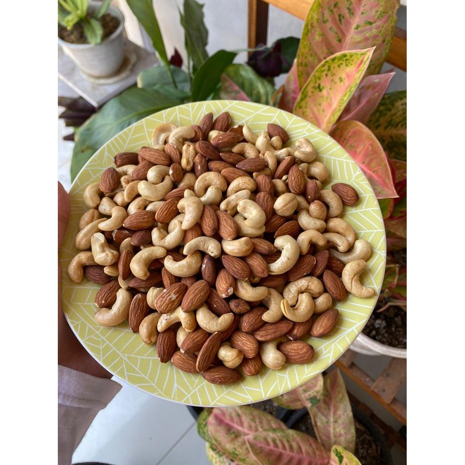 

terbaru !!! mix nuts almond dan kacang mete goreng ready