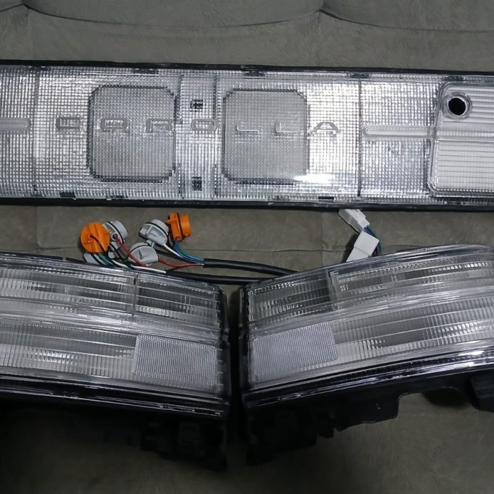 set lampu belakang garnish albino ae101 great corolla