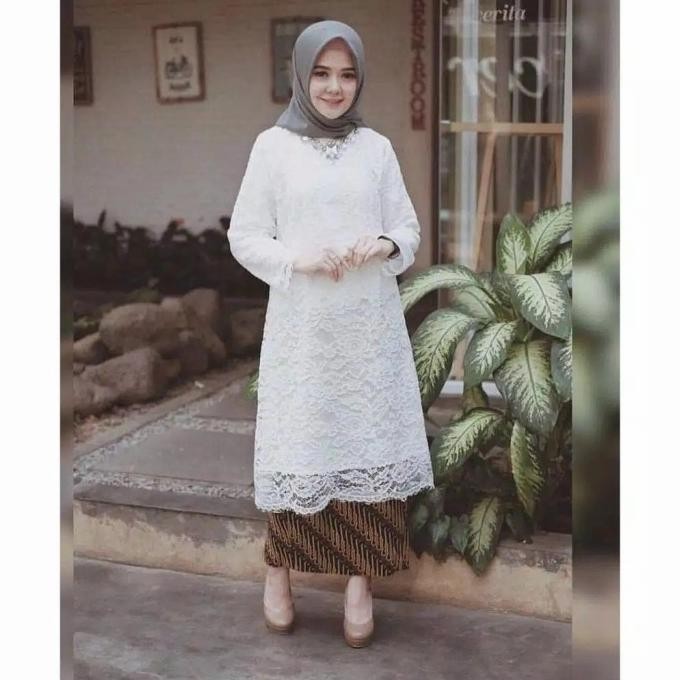 || PROMO BUSANA WANITA ~`~ SETELAN KEBAYA TUNIK BROKAT JUMBO WARNA PUTIH / DRESS BAJU WANITA ORI ||~