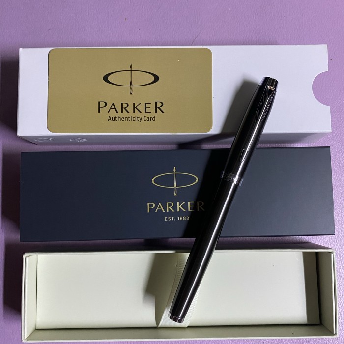 

PULPEN PARKER IM NEW DARK EXPRESSO CT ROLLER BALL ( KLIP SILVER )