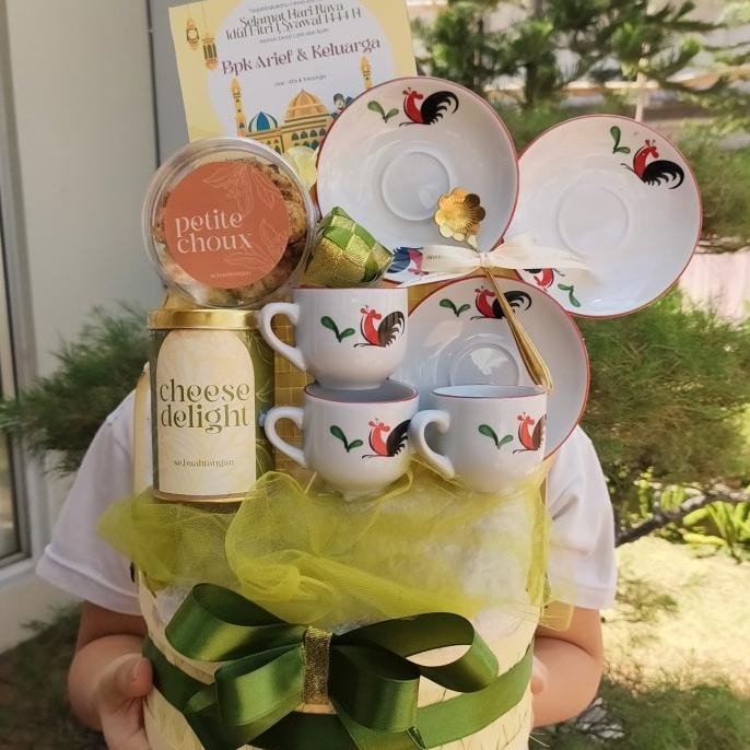 

Hampers Lebaran Parcel tea coffee set cookies premium 1 se.buahtangan