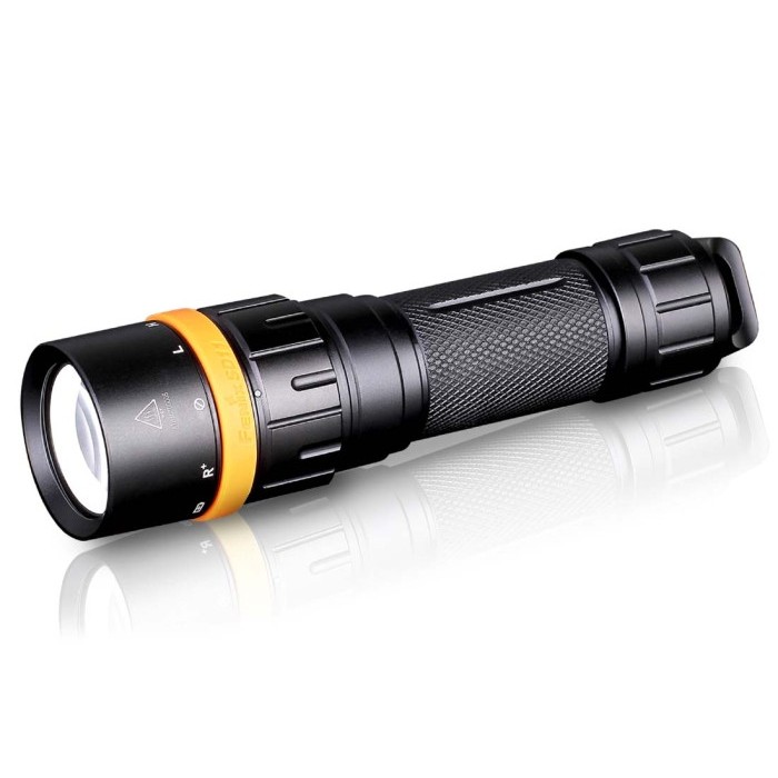 Fenix SD11 Diving Flashlight