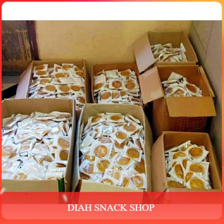 

Viral Pie susu chandra Asli Kue pia Oleh Oleh Khas Bali Siap kirim free packing kardus Terlaris