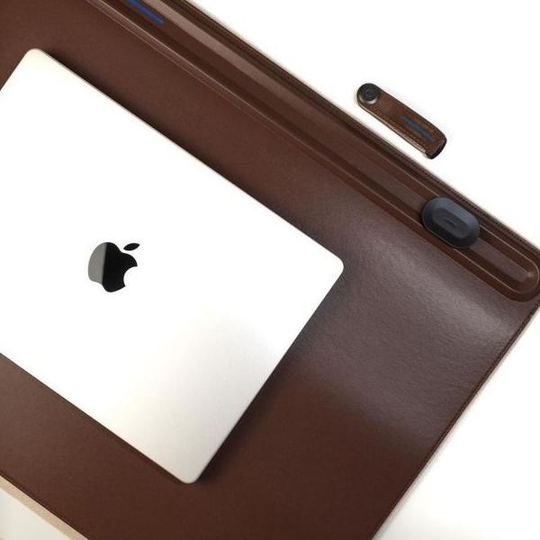 

Promo Starwars | Orbitkey Desk Mat Obi-Wan Kenobi Premium Leather