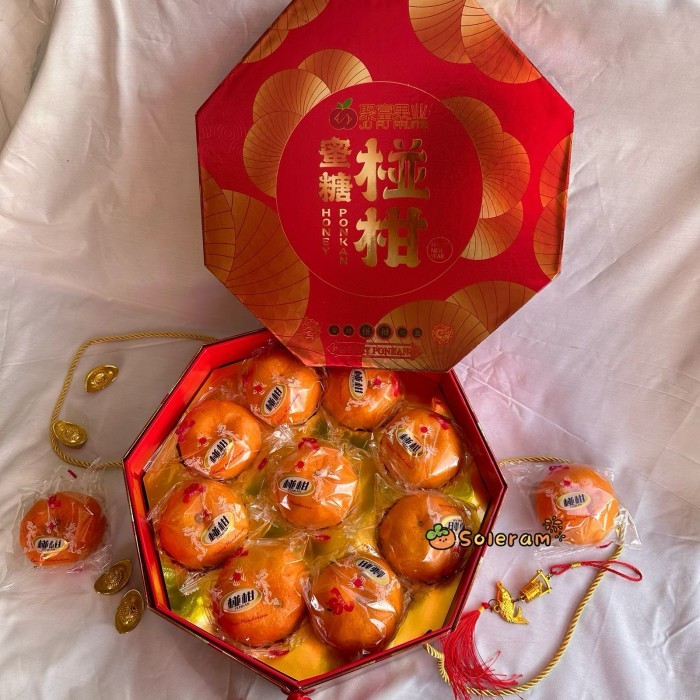 

Buah Jeruk Ponkam Hampers Imlek Mandarin Premium isi 18 Segi Delapan