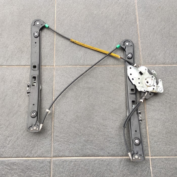 Regulator Depan Kiri Bmw E46