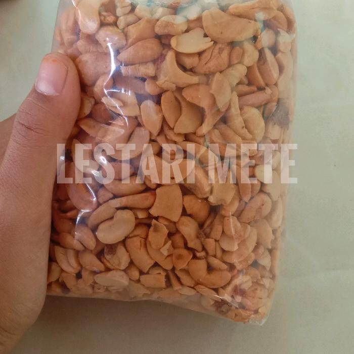 

BARANG TERLARIS kacang mete goreng belah 4 (remukan)
