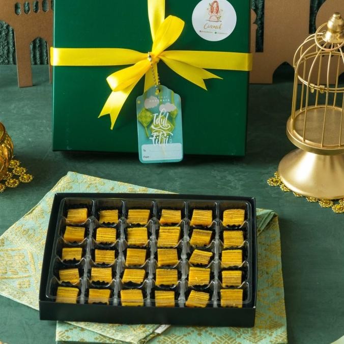 

Sale Hampers Premium Gift - Lapis Legit Wisjman