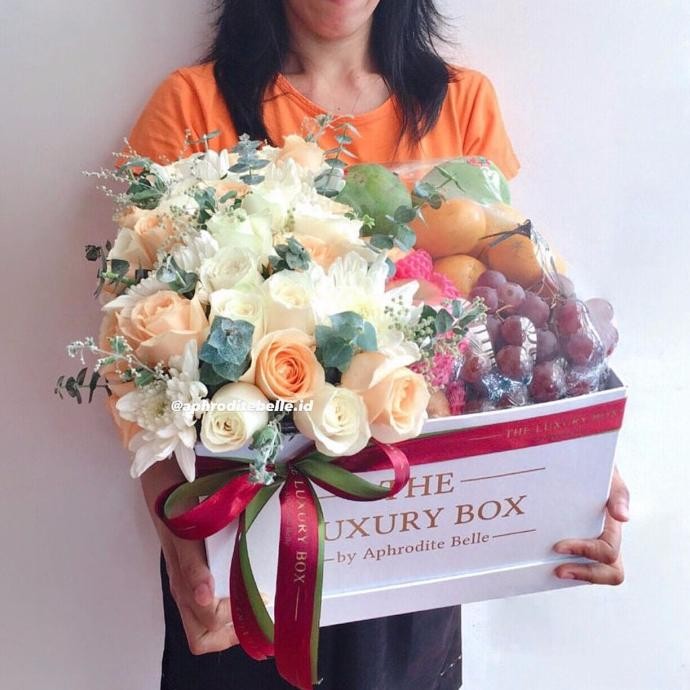 

Grosir Parcel Buah & Bunga Arrangement Premium / Hadiah Untuk Yang Sakit
