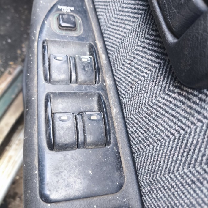 switch central lock window Isuzu panther original