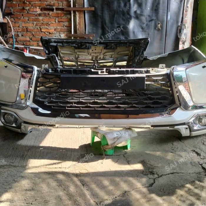 bumper bemper depan Mitsubishi Pajero sport 2016 2017 fullset original