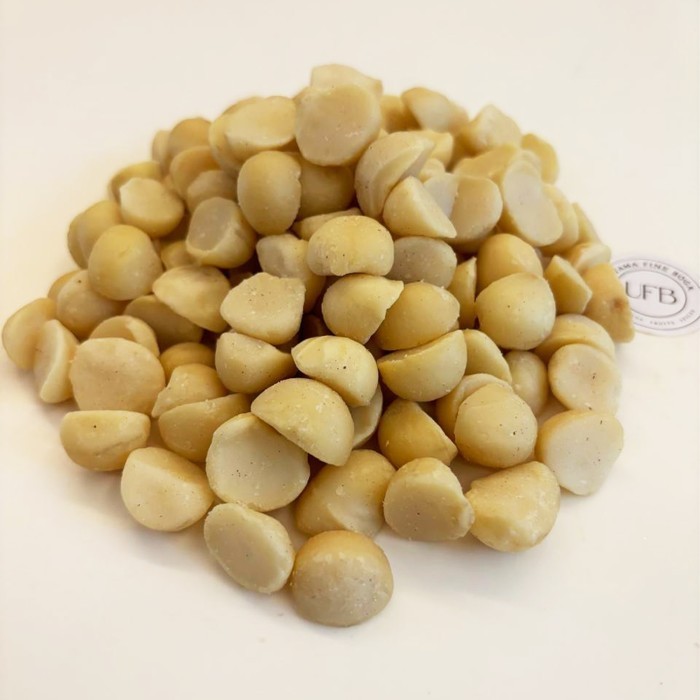

Ready Stock Kacang Macadamia Belah / Raw Peeled Halves Macadamia 500 Gram Cod