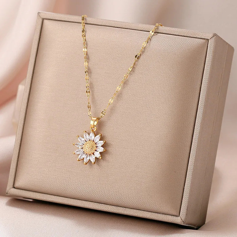 New Fashion Sweet Sex Sunflower Stainless Steel Necklaces For Women Trendy 18K Gold Plated Female Cl