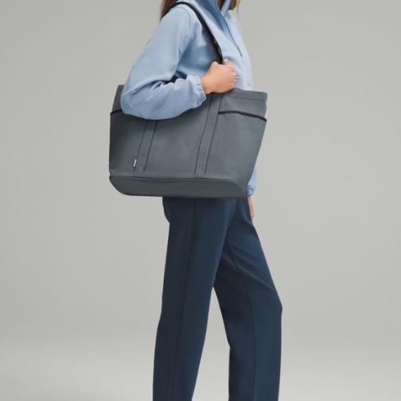 Lululemon Daily Multipoet Tote Bag 20L