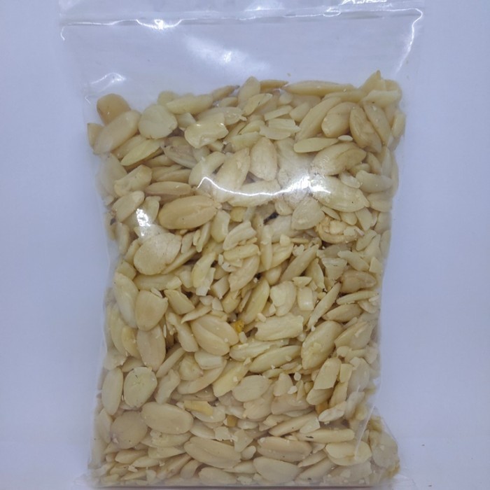 

2 Kg Kenari/ Kacang Kenari/ Pili Nuts - Kupas Mentah / Raw + Dus Buble