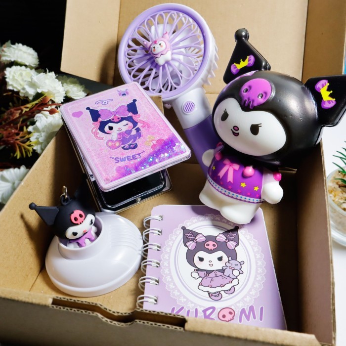 

PAKET SANRIO KUROMI, KIPAS ANGIN MINI KUROMI, CERMIN KUROMI, SQUISHY KUROMI, NOTE KUROMI HAMPERS