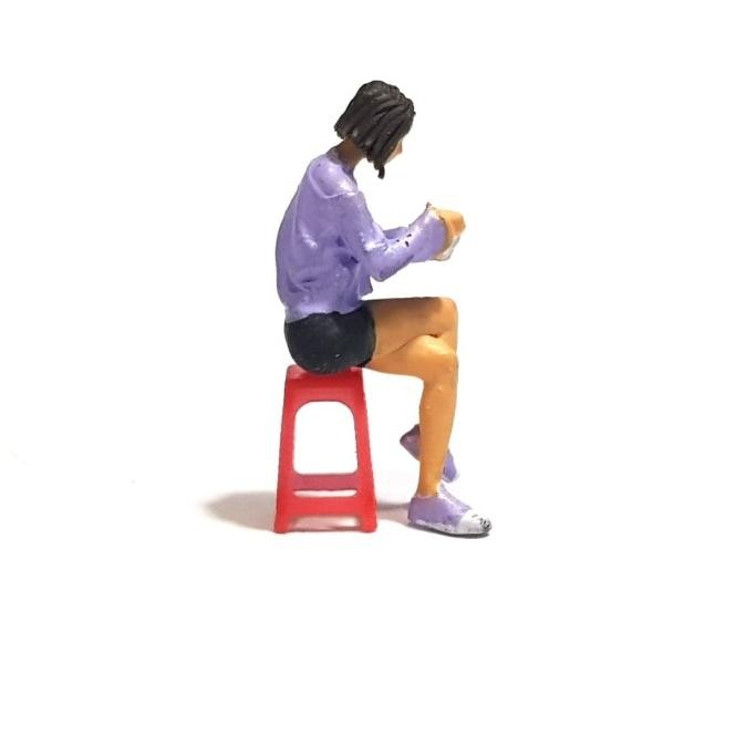 

New Figure Siska Makan Bakso Skala 1-64 Ama Miniature - Painted