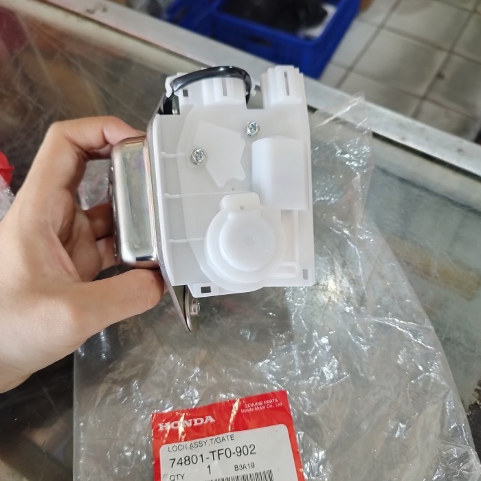 Door Lock Kunci Aktuator Pintu Belakang Bagasi Honda Mobilio Brio BRV