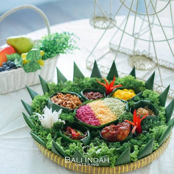 Nasi Tumpeng / Tampah Keluarga