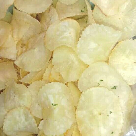 

KOMPLIT keripik singkong ayam bawang