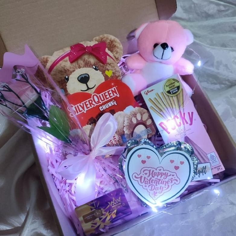 

SPECIAL Hampers Coklat Kado Ulang Tahun Valentine Natal Christmas Ka-152