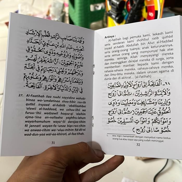 

Ratib Al-Haddad Alhaddad Dan Terjemahnya Disertai Wiridul Latif Saku - Assholihin