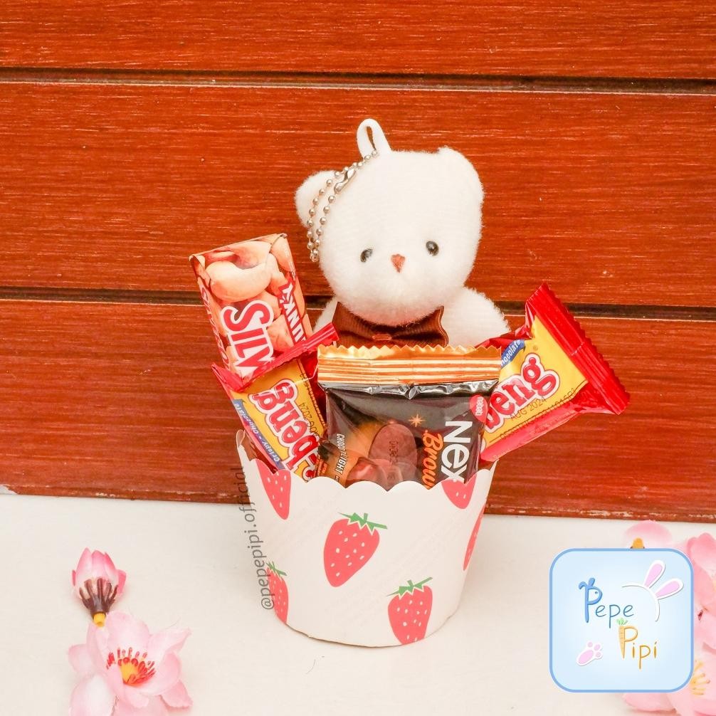 

ORIGINAL Mini Gift Snack / Hampers Snack / Bingkisan Snack Cup Gift Kado Valentin Set coklat Silverqueen Kue Hadiah Bingkisan Makanan kasih sayang love boneka bear beruang Hadiah Buket ter-98
