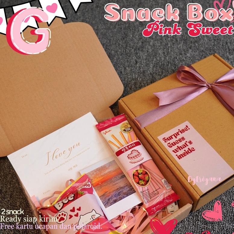 

COD Hampers Snack Box Set Kado Jajan Makanan Minuman Makanan Ringan Ulang Tahun Valentine Wisuda Anniversary Sempro Hari Guru Pink Sweet Series Food y-4