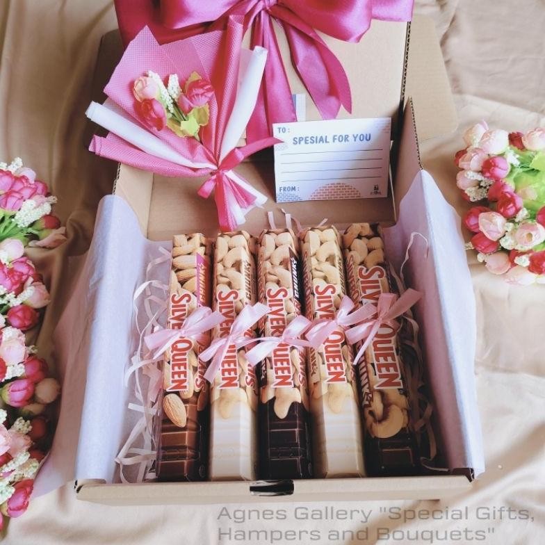 

VIRAL Hampers Coklat / Hampers Boneka / Kado Valentine / Kado Ulang Tahun / Gift Box / Coklat Silverqueen Chunky an-147