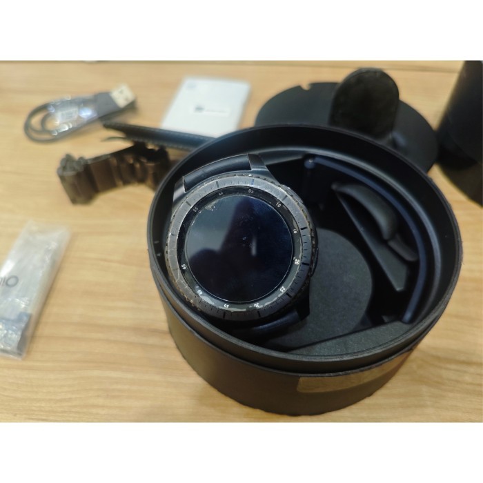 KOMPLIT Samsung Galaxy Watch S3 Frontier Hitam Second Full Set Bekas Wearable Ada Kendala