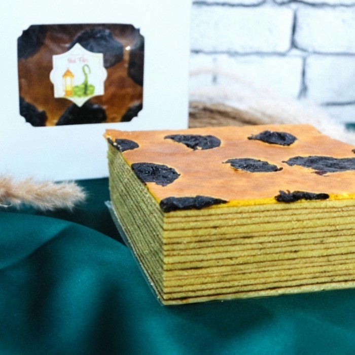 

New! PARCEL LEBARAN KUE LAPIS LEGIT PLUM HAMPERS IDULFITRI RAMADAN EID - keju Idul Fitri
