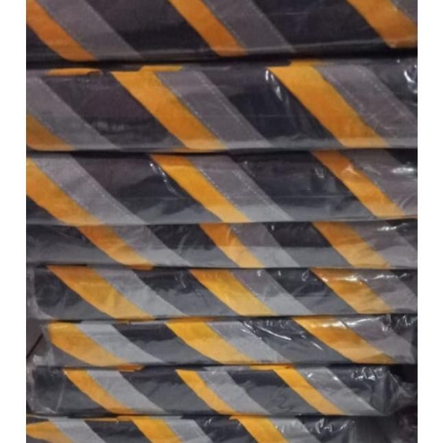 Scraf Pramuka Hitam Kuning