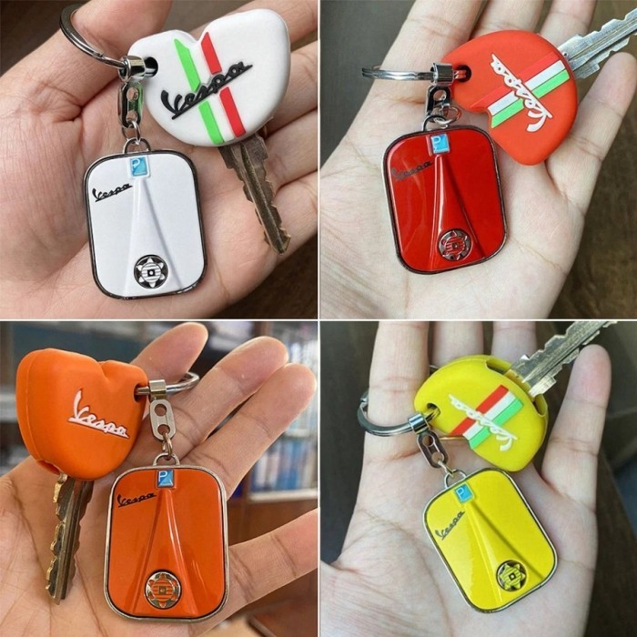 Gantungan Kunci Motor Vespa Metal + silicone Key Chain VESPA Sprint Primavera Piaggio Keychain
