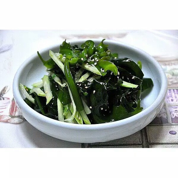 

DONGWON RUMPUT LAUT KERING - DRIED SEAWEED WAKAME 140GR