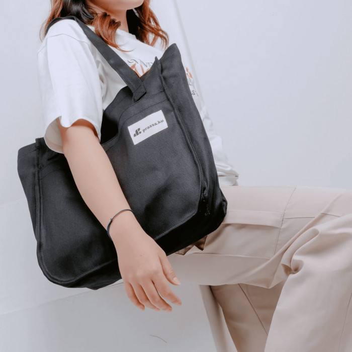 Prassa.ku Riku Bag Zipper Oversized Totebag Pria Wanita Aesthetic